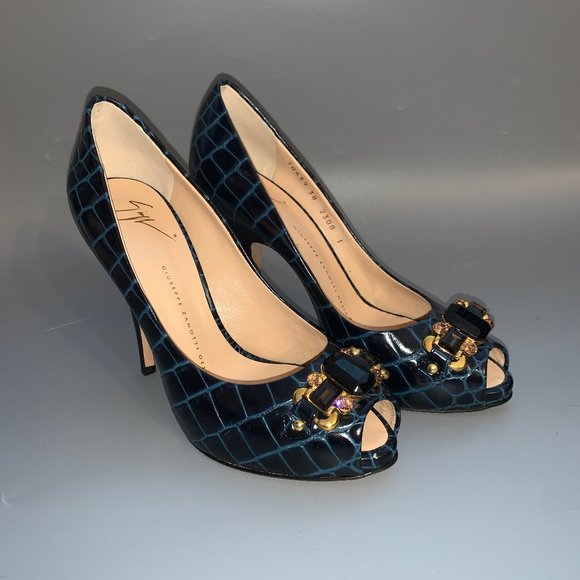 Giuseppe Zanotti Embossed Peep-Toe Pumps - Picture 2 of 7